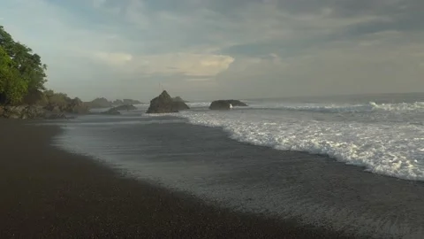 Pacific ocean waves Video stock 236086070