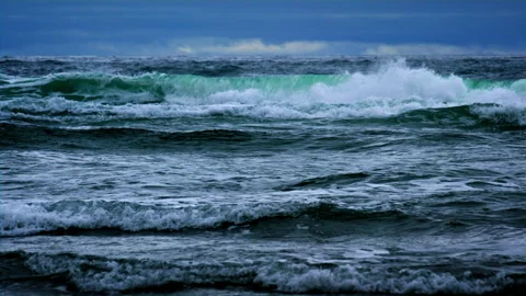 Pacific Ocean Waves in Slow Motion Video stock 242626322