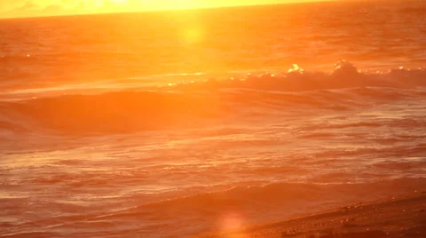 Pacific Ocean Waves at Sunset Vidéo 37172495