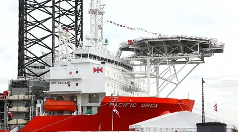 Pacific Orca - a jack-up vessel Video stock 39600376