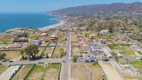 Pacific Palisades Coastal Aerial View of Rebuilding Homes and Beach 01 스톡 동영상 334581353