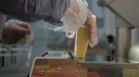 Package of cheese in the store Vidéo 18976156