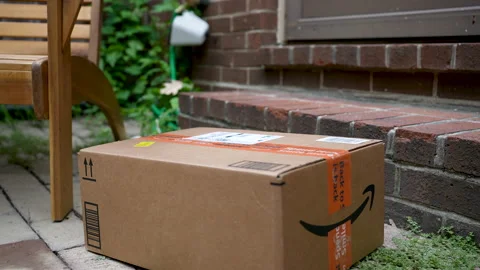 Package Delivery At Door - Drone Delivering Package Concept 스톡 동영상 159970090