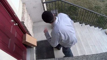 Package Thief Color Video stock 85618212