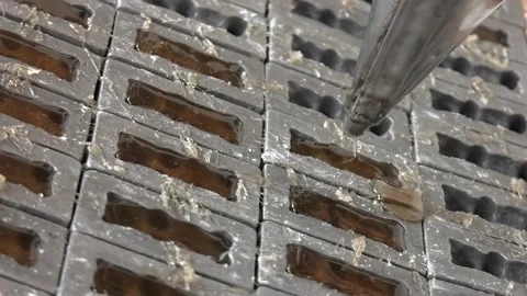 Packaging of hot marmalade in the form for subsequent cooling Video stock 111720729