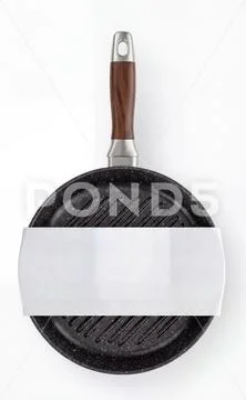 Packaging strap mockup for a frying pan PSD Template