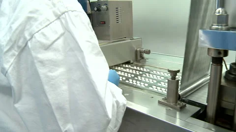 Packaging of tablets Stockbeeldmateriaal 67412320