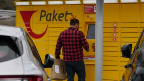 Packet 24 hrvatska posta autonomous self service terminal for automatic delivery Stock Footage 297207009