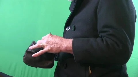 Packing his pipe Video stock 48724502