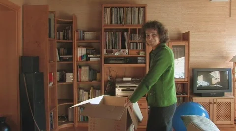 Packing for moving (time-lapse) Video stock 415803