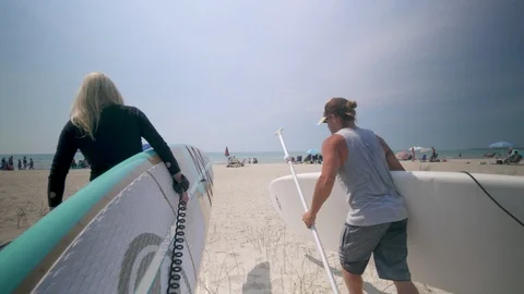 Paddleboarders at Sauble Beach Vídeo Stock 122129850