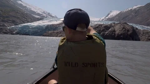 Paddling Boy 库存影片 124509039