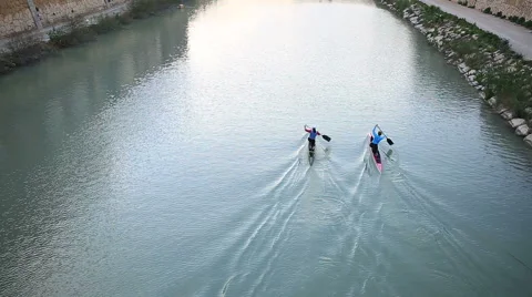 Paddling two boats in a river Vidéo 61279466