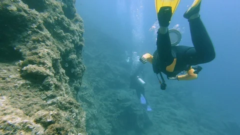 underwater cliff diving