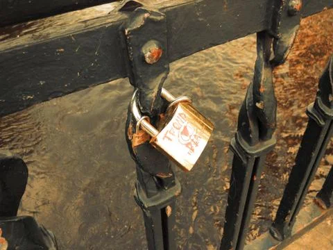 Padlock on bridge Foto stock