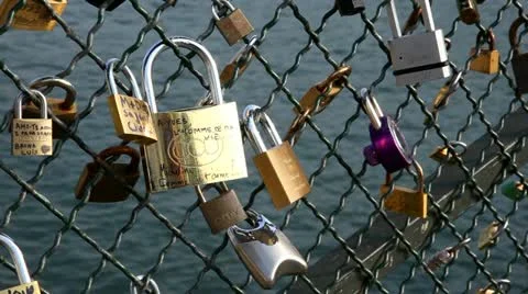Padlocks for love Stock-Footage 10877767