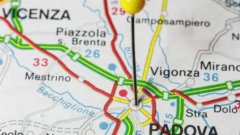 PADOVA on a map Video stock 176990981