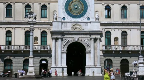 Padua - Motion view of the Clock Tower in the Piazza dei Signori Stock Footage 65190719