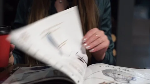 Pages turn on Stock Footage 103321597