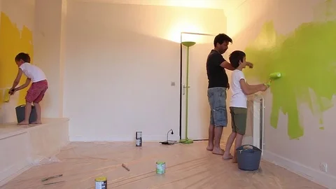 To paint an apartment, paints the wall Stock Footage 83343046