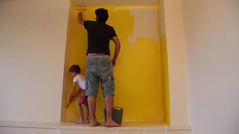 To paint an apartment, paints the wall Stock Footage 83343081
