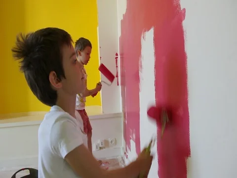 To paint an apartment, paints the wall Stock Footage 83343513