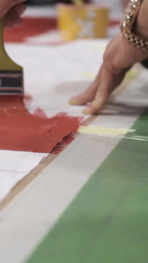 Paint Brush in Distributing the Red Paint Vídeo Stock 296602032