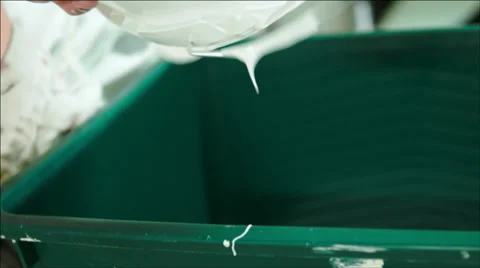 Paint bucket Video stock 39093380