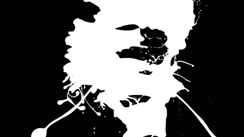 Paint Throws in Alpha Mode - Killing with Paint Stock-Footage 152852886