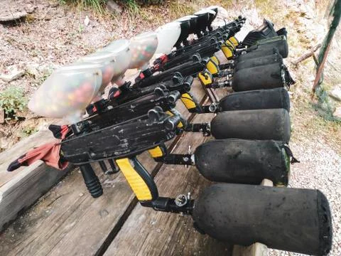 Paintball weapons lined up Foto stock
