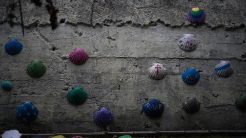 Painted Camino Shells Foto stock