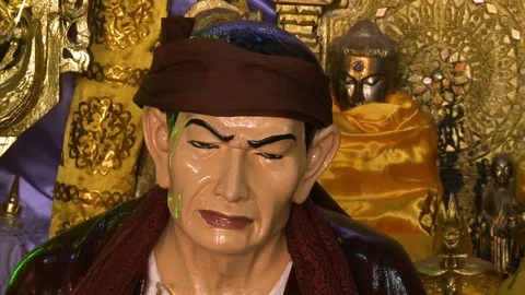 A painted statue in a temple Video stock 112697743