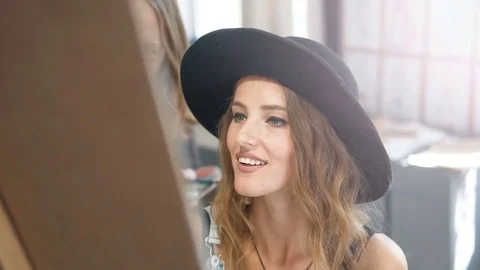 Painter Consults his Colleague while Drawing 動画素材 80905850