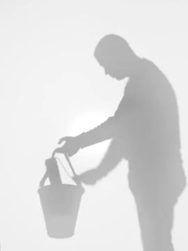 Painter dipping a paint roller in a bucket, silhouette Illustrazione stock