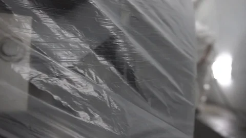 The painter paints the car white Vidéo 113746778