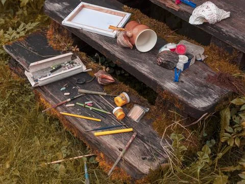 Painter stuff abandoned in mess Фото