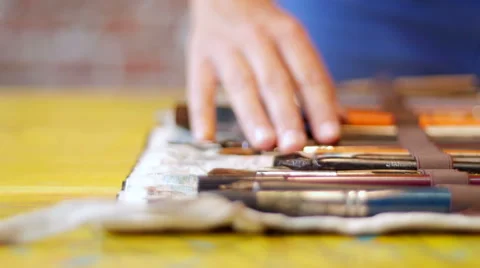 Painter tools picking detail rack focus 스톡 동영상 59239923