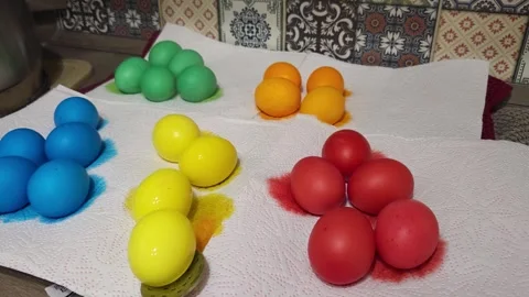 Painting chicken eggs in different colors for Easter. Stock Footage 243573179