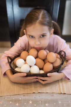 Painting Easter eggs Stock-Fotos