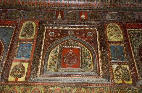 Painting on the inner wall and ceiling, Rani Mahal. Jhansi, Uttar Pradesh ... Stock Photos