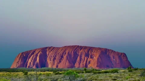 A painting of Uluru 库存影片 156847230
