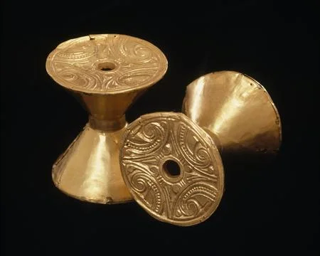 Pair of Ear Spools 100 B.C.A.D. 800 Calima-Yotoco Calima leaders of the Yot.. Fotos Stock