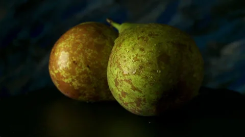 Pair of pears Vídeos de archivo 30845686