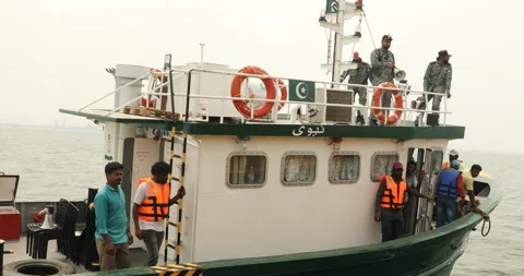 Pak Coast Guards Ensuring Maritime Security 스톡 동영상 326284517