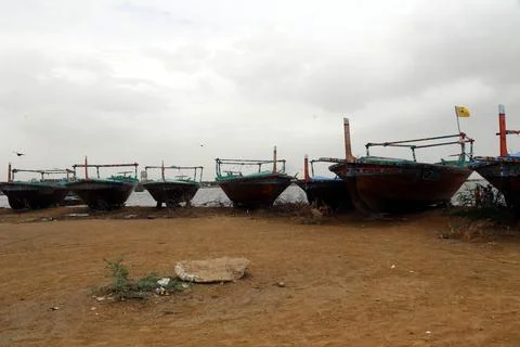 Pakistan issues warning over Cyclone Biparjoy, Karachi - 13 Jun 2023 Fotos Stock