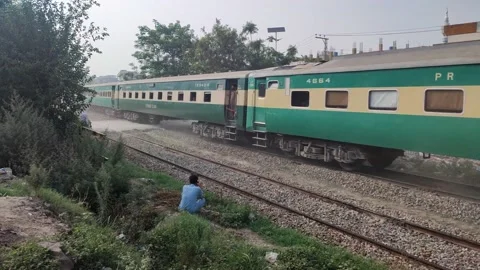 Pakistani Train in going Railway 库存影片 199966511