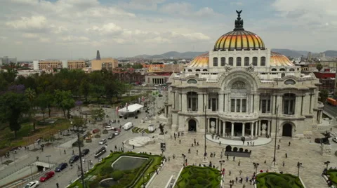 Palace of Fine Arts (Palacio de Bellas Artes) in Mexico City Stock Footage
