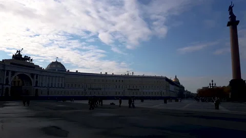 Palace Square (Dvortsovaya square) in Saint-Petersburg. Stock Footage 166819150