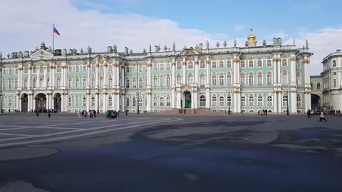 Palace Square (Dvortsovaya square) in Saint-Petersburg. Stock Footage 166819168
