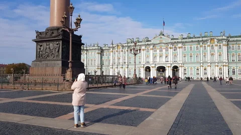 Palace Square (Dvortsovaya square) in Saint-Petersburg. Stock Footage 166819252